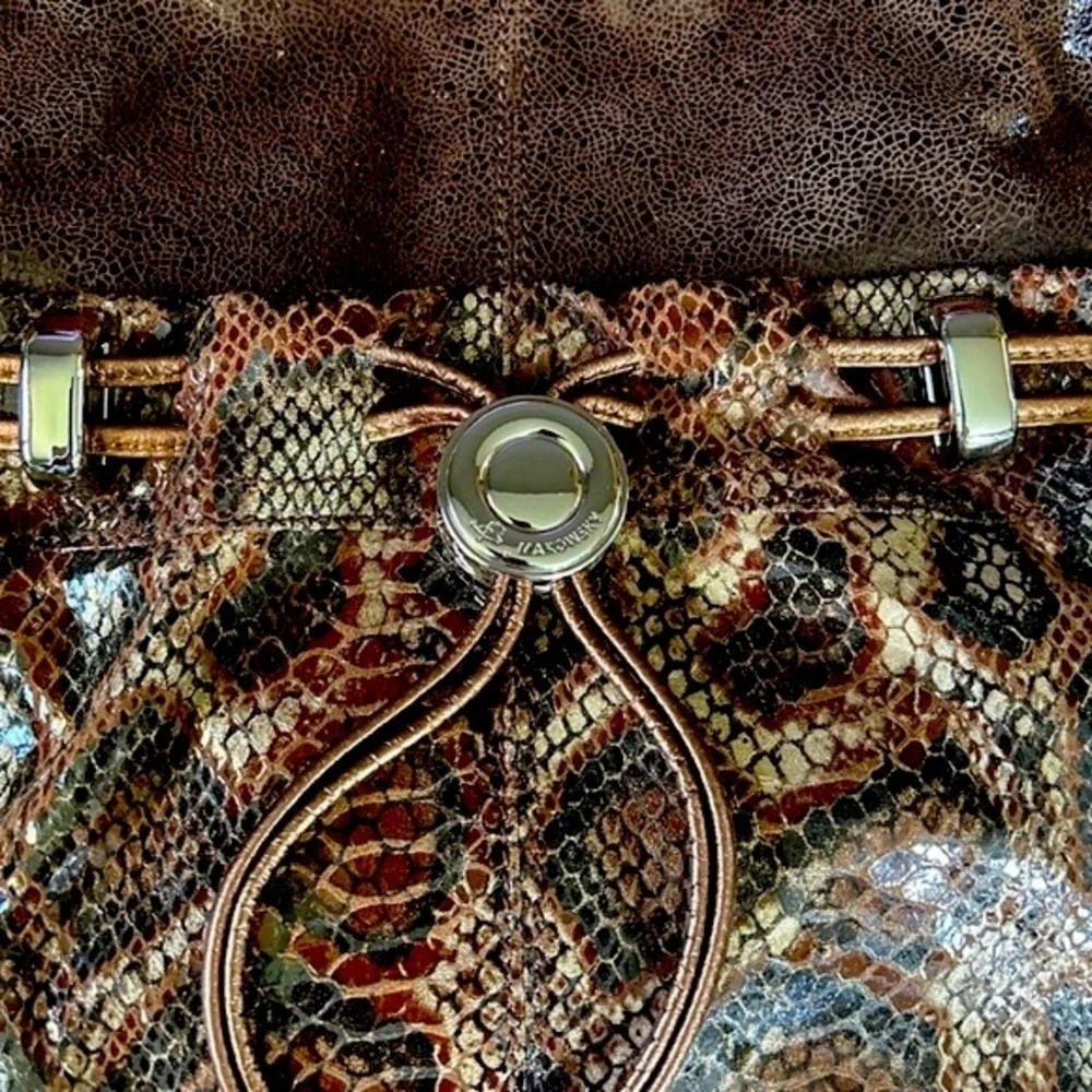 B. Makowsky shiny brown /black scale print leather crossbody purse /shoulder bag